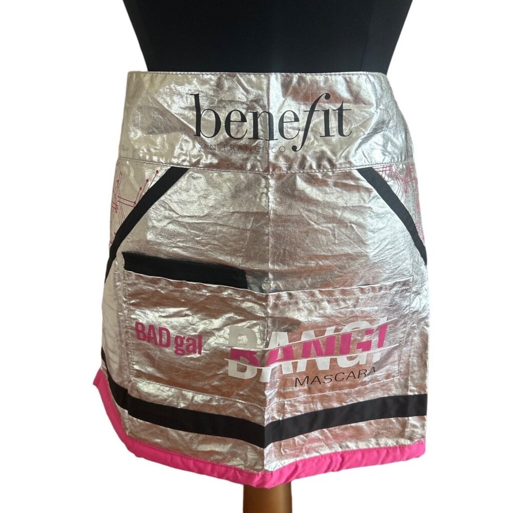 Benefit Cosmetics Apron Metallic Silver Bad Gal Bang Mascara Design